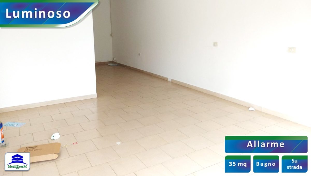 locale-c-1-con-possibilita-di-acquisto-locazione-morena-diapositiva4